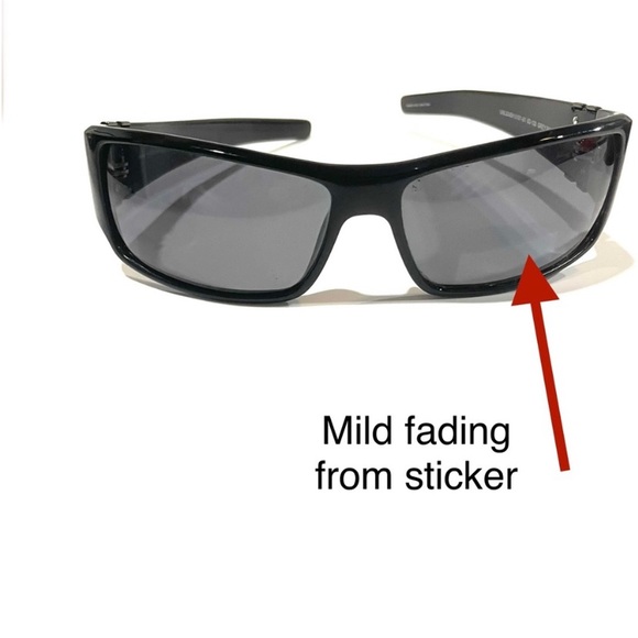 Very rare & unique vintage Ford mustang polarized sunglasses & case - Picture 7 of 10